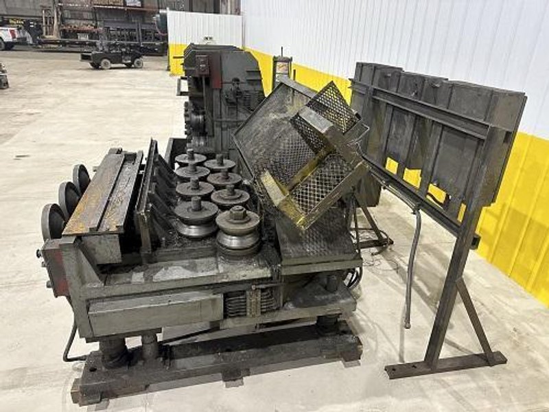 8 STAND SUTTON 2-PLANE FLAT &amp; SHAPE STRAIGHTENER W/ INFEED &amp; OUTFEED TABLES