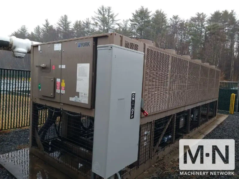 230 TON YORK MODEL YVAA0233BSV46 AIR COOLED SCREW CHILLER MFG 2012 ( 2) AVAILABLE