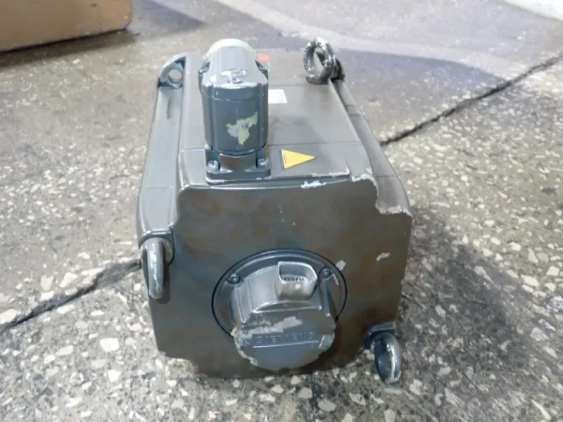 SIEMENS 5000 RPM SERVO MOTOR  -  1FK7103-2AF71-KH1
