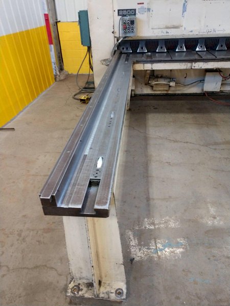 10' x 1/4" CINCINNATI MODEL #2500 CNC HYDRAULIC POWER SHEAR WITH FRONT &amp; BACK GAUGING: STOCK 12587