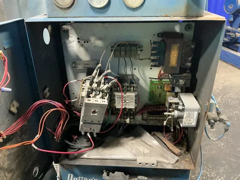 COLTEC INDUSTRIES / QUINCY COMPRESSOR DIVISION 50 HP AIR COMPRESSOR  -  Q235