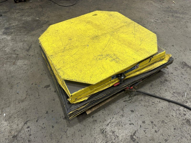 4500 LB SOUTHWORTH HYDRAULIC LIFT TABLE: STOCK #78042