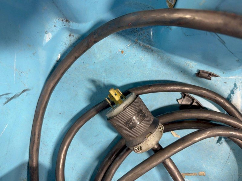DAYTON 2 TON ELECTRIC HOIST   -  3YB77