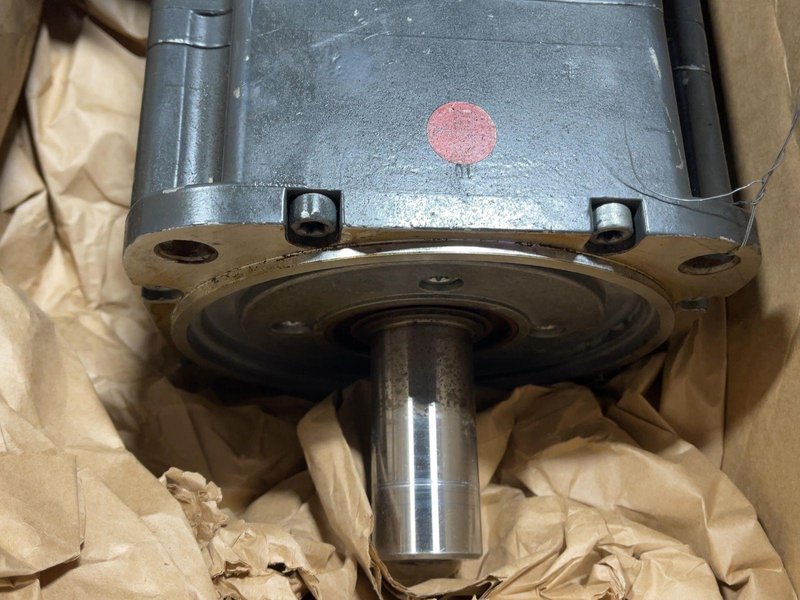 SIEMENS 5000 RPM SIMOTICS S-1FK7 SYNCHRONOUS SERVO MOTOR   -  1FK7103-2AF71-1CH1