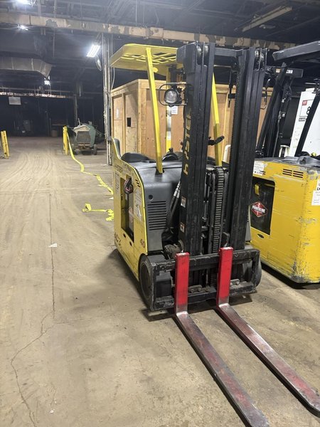 Hyster J40XNT Electric Forklift 4,000 lb, 2018 – 36 V – Tight Aisle Ready
