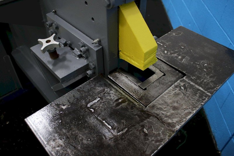 70 TON DAVIS HYDRAULIC IRONWORKER: STOCK #74830