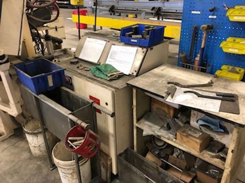 EVERITE MACHINE PRODUCTS ELECTOR CHEMICAL CUTTER TUBE CUT-OFF MACHINE MODEL CIC218 STOCK# 2130