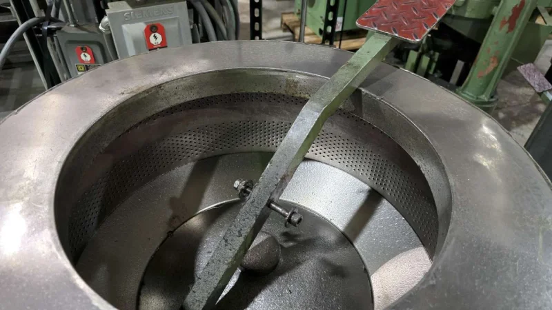 HSIN DER 25LB Capacity STM-20 Parts Centrifuge - 1 of 6