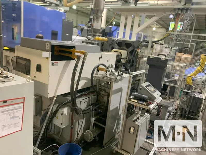 300 TON 32.8 OZ TOYO MODEL TM-300H INJECTION MOLDING MACHINE MFG 1999