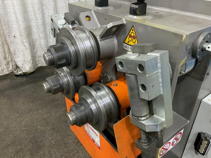 COMAC MODEL 304 HV HYDRAULIC ANGLE ROLLS: STOCK #80822