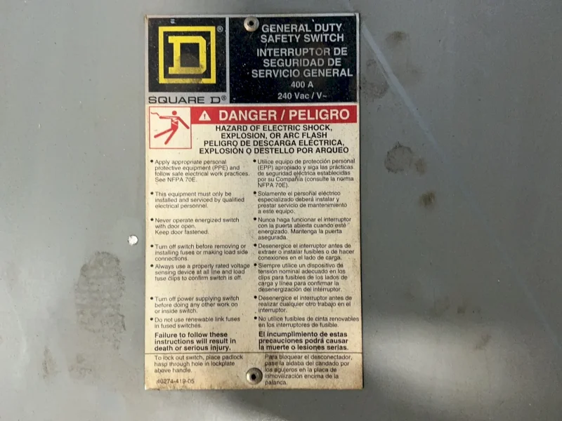 SQUARE D 400 A / 240 V GENERAL DUTY FUSIBLE SAFETY SWITCH  -  D325N