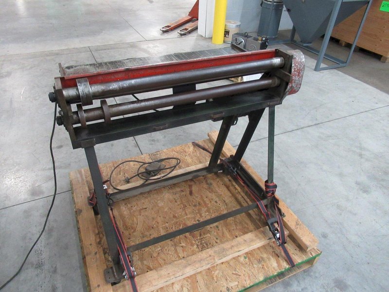 Thrifty Gang Slitter, Motorized 20 Gauge Capacity, (2) Sets of Blades, 3' Max Width, Single Phase