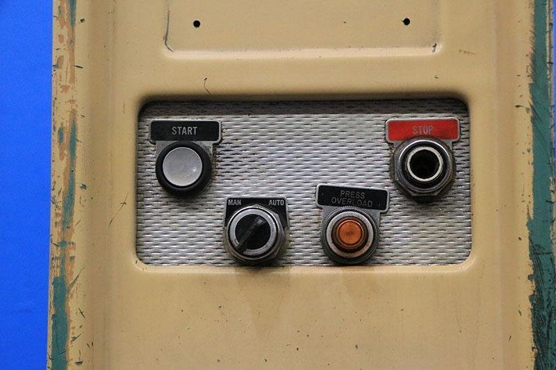 40 TON STRIPPIT HYDRAULIC SINGLE END PUNCH FABRICATOR MODEL 30/40 HD