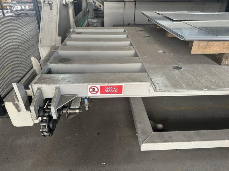 3000 Watt Salvagnini L3 Fiber Laser with 10 Tray Tower and Part Take Out Automation