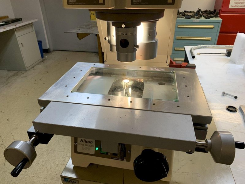 12&quot; NIKON Model V-12BDC Bench Top Vertical Beam Optical Comparator