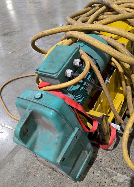 SEFAC M120BF2000 15 TON VEHICLE LIFT USED