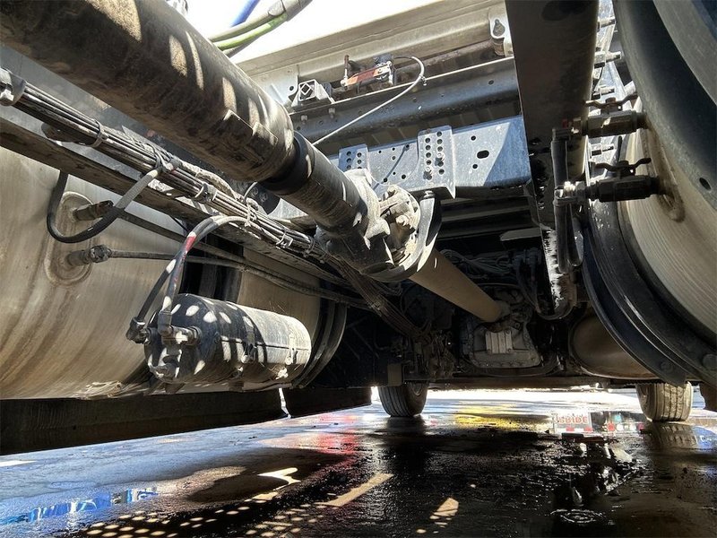 2023 Volvo VNL64T860 4V4NC9EJ5PN307510