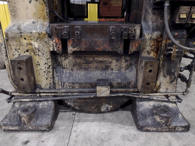 800 TON BLISS MODEL #26 KNUCKLE JOINT PRESS, 2.5" STROKE: STOCK #21707