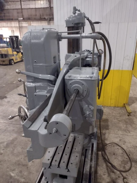 4&#039; X 9: CARLTON 1A RADIAL ARM DRILL. STOCK # 0992325
