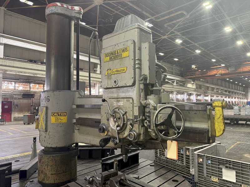 8&#039; ARM x 19&quot; GIDDINGS &amp; LEWIS MODEL #956-CHIPMASTER RADIAL ARM DRILL ON 360° T-SLOTTED BASE: STOCK #23544