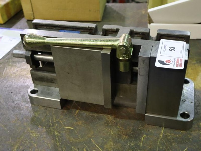 Kurt 3600V 6" machine Vise, Mounted Horizontally Onto Plate, Steel Jaws, Handle- Auction Item