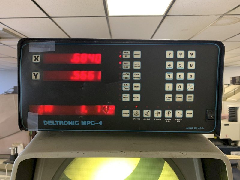 Deltronic &quot;Imagemaster&quot; Model 330A-DEC Bench Top Optical Comparator