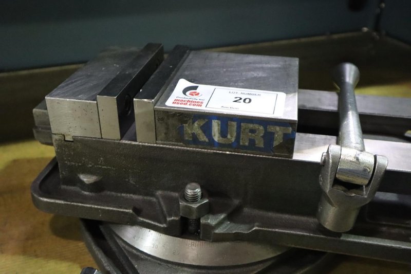 Kurt D675 6" Machine Vise, Swivel Base, Steel Jaws, Handle- Auction Item