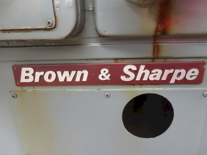 Brown &amp; Sharpe #13 Universal Tool and Cutter Grinder, Motorized Workhead, ID Attachment- Auction Item