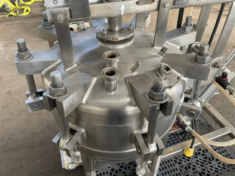 LEE 20 GALLONS DOUBLE MOTION REACTOR
