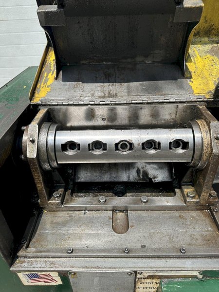 Lewis Machine Co 2SHV Straightening &amp; Cutting Machine