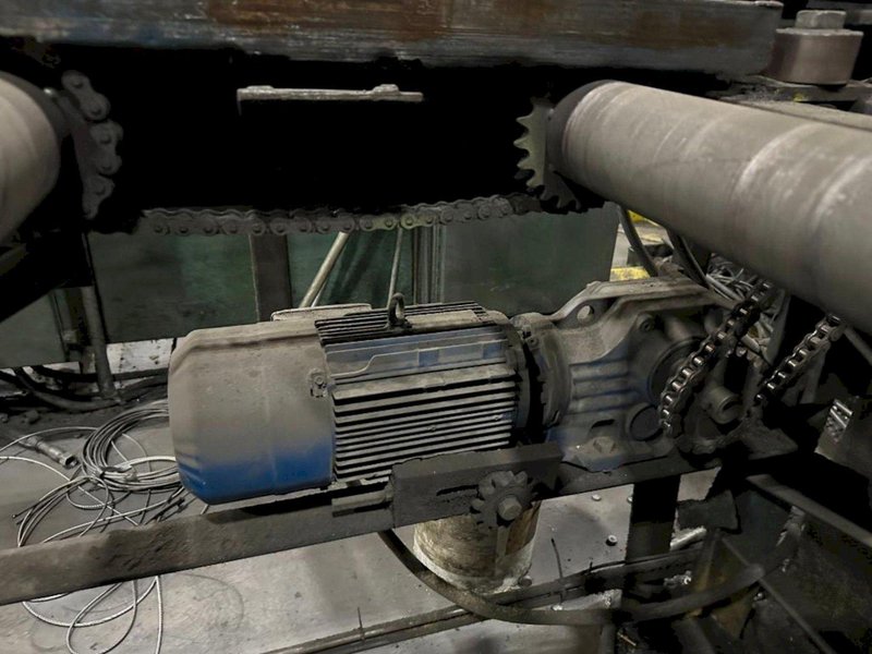 60&#039; X 42&quot; POWERED ROLLER CONVEYOR: STOCK #22909