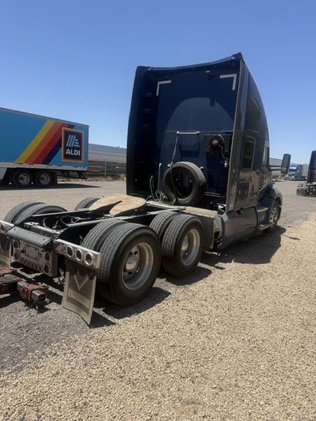 Kenworth T680 76” Condo Sleeper Truck, 2019 – PACCAR MX-13 455 HP, Automated Transmission, Tandem Axle