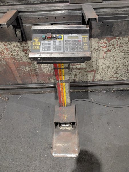 175 Ton x 12′ Accurpress 717512 CNC Press Brake, 2000 – Comes With Tooling