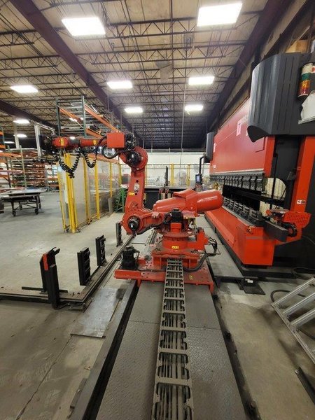 Amada 242 Ton X 14' 8-Axis CNC Press Brake W/Robotic Manipulator, Model HG2204RH