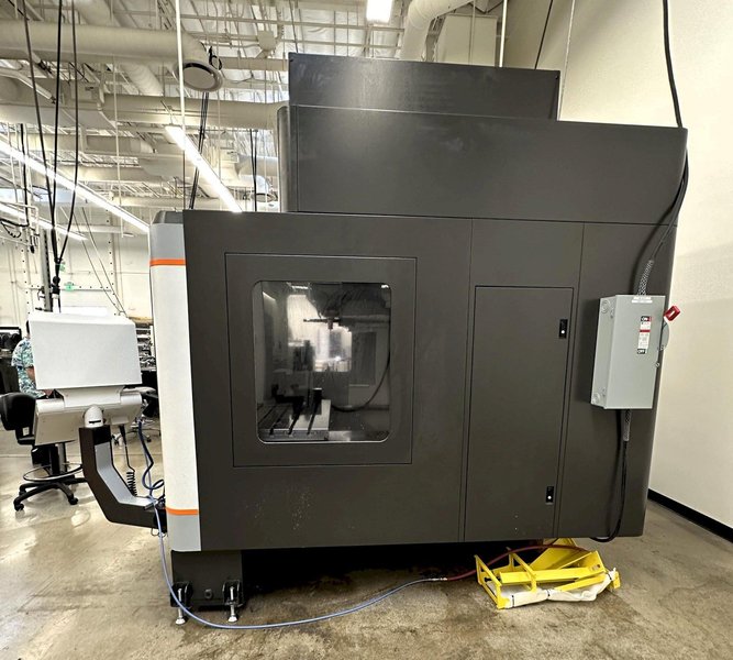 GF Mikron Mill E 800 Vertical 3-Axis Machining Center 2021 With Chiller, Coolant Tank, Chip Conveyor, 20k RPM Step-Tec Motor Spindle, Laser Tool Measuring System, Lift-up Chip Conveyor, Infrared Touch Probe, Glass Scales