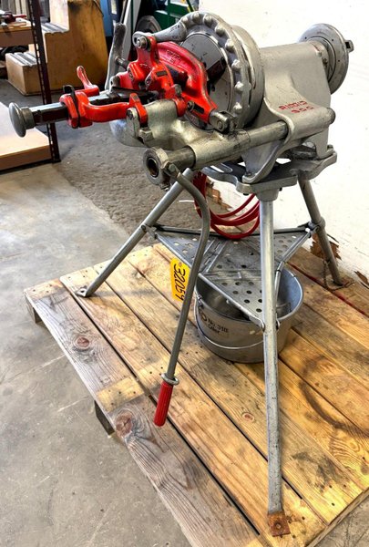 2" RIDGID No. 300, Cutter, Reamer, Stand, Oiler, 1 Phase
