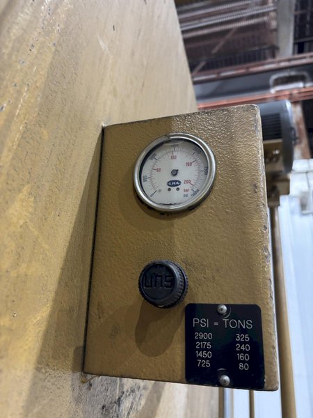 325 TON X 12' STANDARD INDUSTRIAL HYDRAULIC PRESS BRAKE NEW 2003 FLOOR STANDING NO PIT: YOBRO #23963