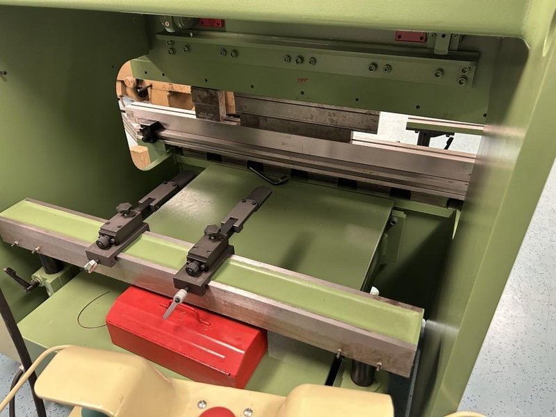 Chicago Dreis &amp; Krump HPB 4015 CNC Hydraulic Press Brake, Chicago SN-320D Control, 45 Ton, 60"  Bed- Auction Item