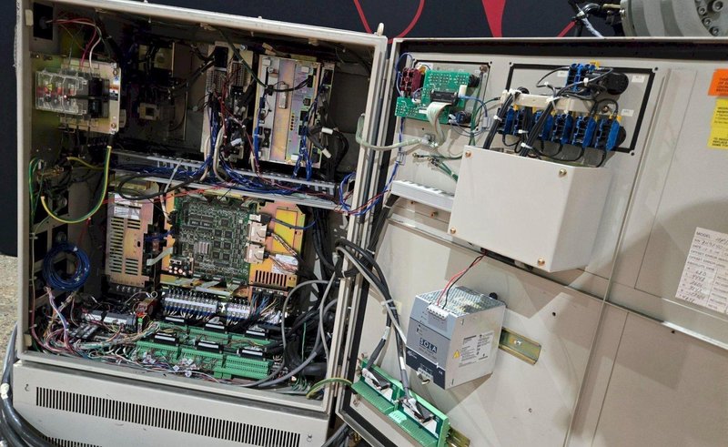 YASKAWA MOTOMAN UP130-RB00 INDUSTRIAL ROBOT ARM AND CONTROL CABINET USED