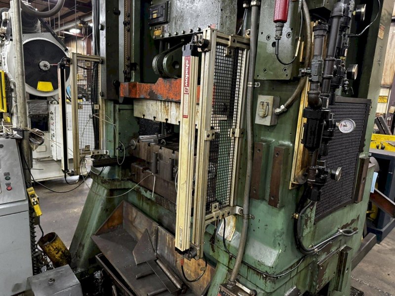 150 TON MINSTER E2-150-42-30 HEVI-STAMPER STRAIGHT SIDE PRESS. STOCK # 0882825