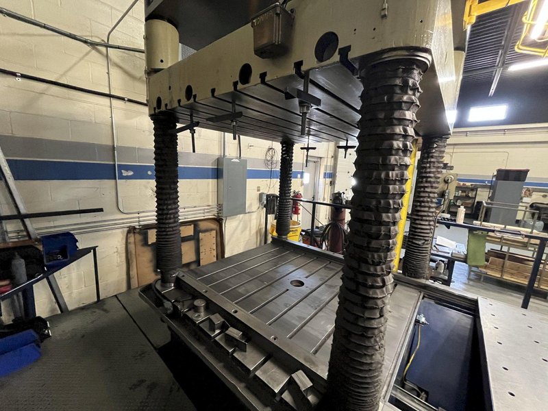 100Ton Cincinnati &#039;Electroshape&quot; Spotting Press