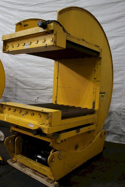 4000 LBS AIR TECHNICAL INDUSTRIES PACMAN TYPE UPENDER: STOCK #76417