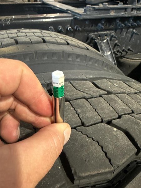 VOLVO VNL64T780 - Trucks