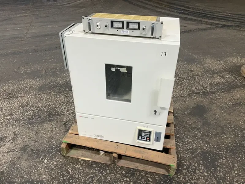 Yamato 24” X 20” X 19” Convection Oven - Dkn600