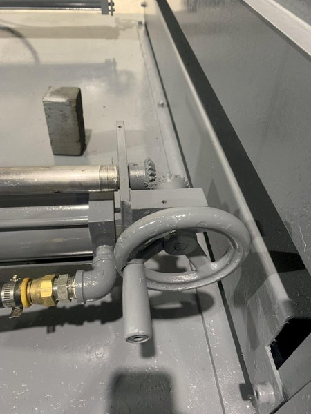 60" X .190" DALLAS 2D-400 AIR FEEDER WITH POWERED PINCH ROLLS. STOCK # 1247223