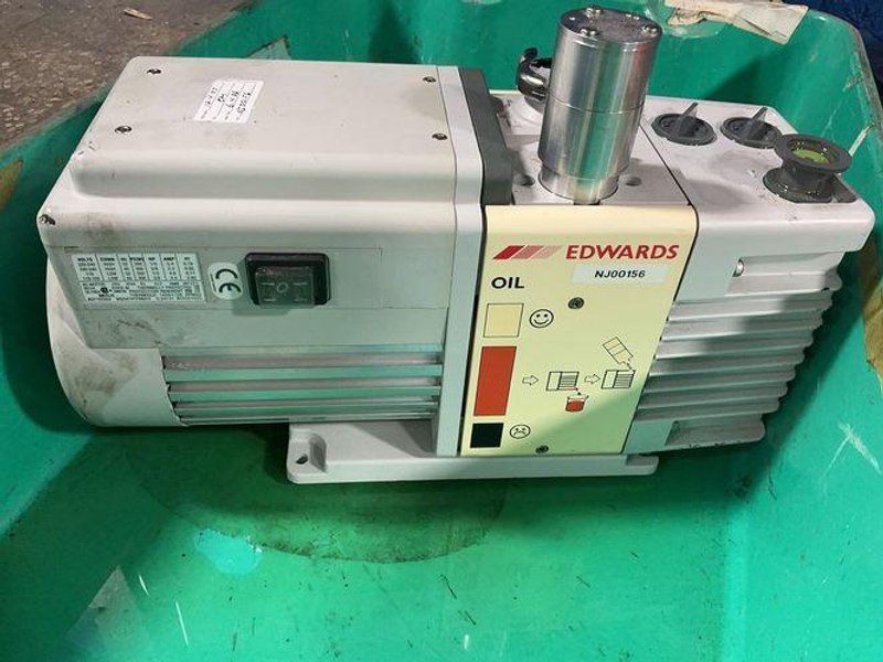 EDWARDS ROTARY VANE VACUUM PUMP   -  E-LAB  2