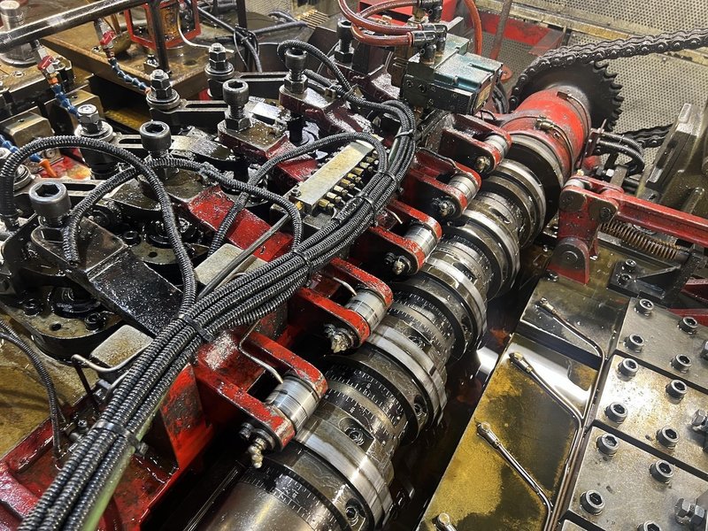 Chun-Zu Model CBP-165S Five Die Bolt Former