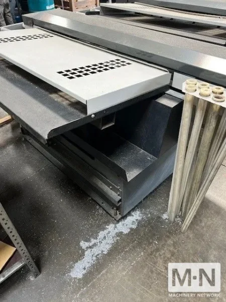 HAAS BAR48A Servo 300 Bar Feed, 2011