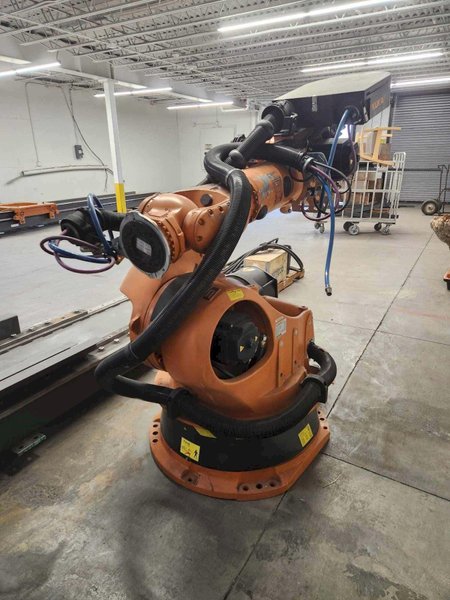 Kuka KR210 Robot With 30′ KL 1500-3 Kuka Rail System, 2010