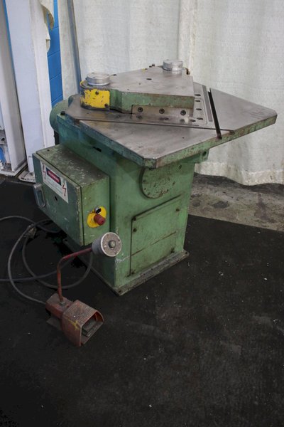 8-7/8&quot; X 8-7/8&quot; X 5/32&quot; BOSCHERT MODEL PN-4 NOTCHER: STOCK #76117